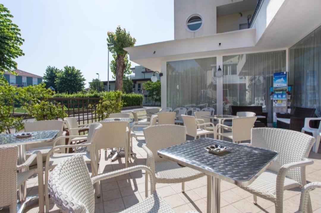 Hotel Villa Vera Rimini Exterior photo